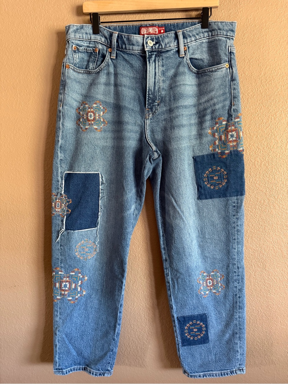 Lucky Brand Blue Embroidered Patchwork Boyfriend Jeans Size 14/32R - Picture 2 of 11